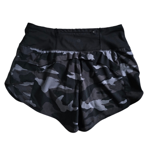 ATHLETA Running Free Printed Short 3.5” Women’s Small Black Gray Camouflage - Picture 2 of 4